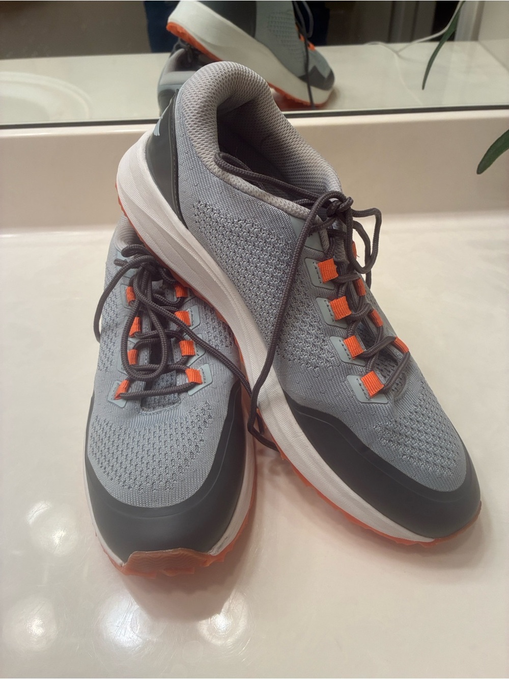STRAIGHT DOWN MENS / GRAY MOJAVE MESH SHOE. TPU/ KNIT UPPER